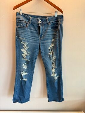 American Eagle Artist Crop Distressed Jeans Medium Wash Super Super Stretch 14